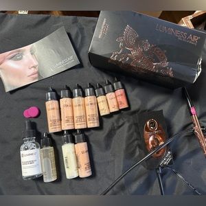 Luminess Air Icon w/products